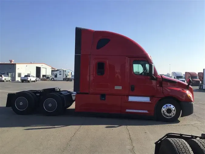 2022 FREIGHTLINER CA126