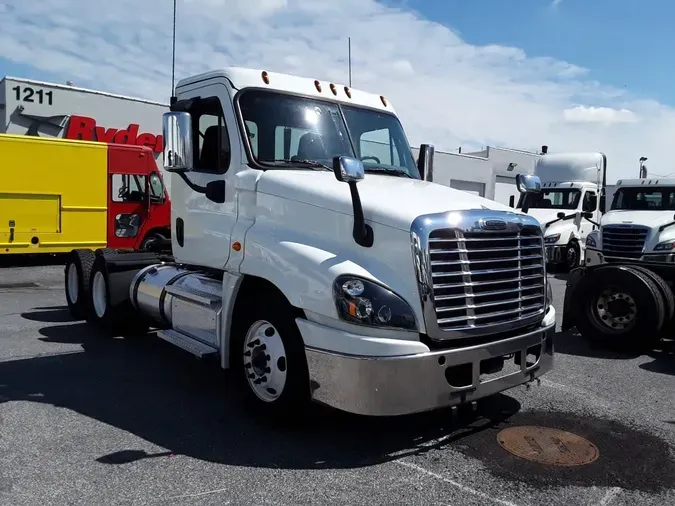 2020 FREIGHTLINER CASCADIA 125