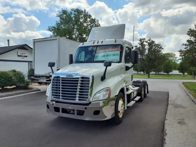 2018 FREIGHTLINER CASCADIA 125ba16449a30349d119fd5463882aba02e
