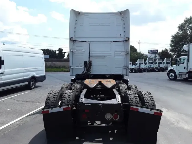 2019 VOLVO VNL64T-760
