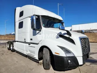 2025 VOLVO VNL64T860
