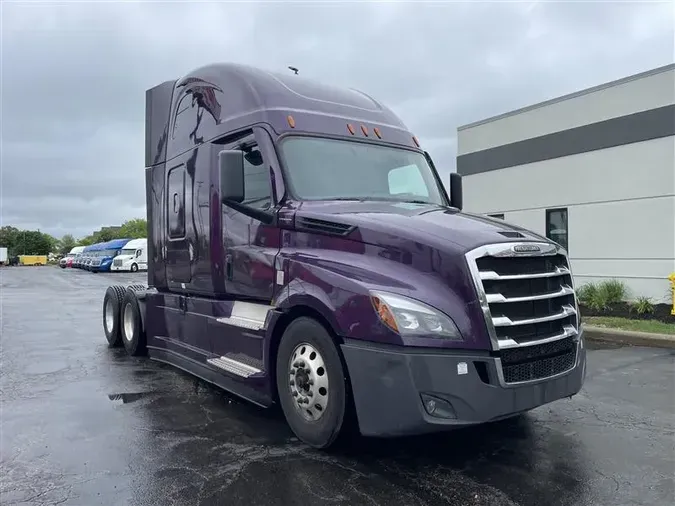 2020 FREIGHTLINER CA126