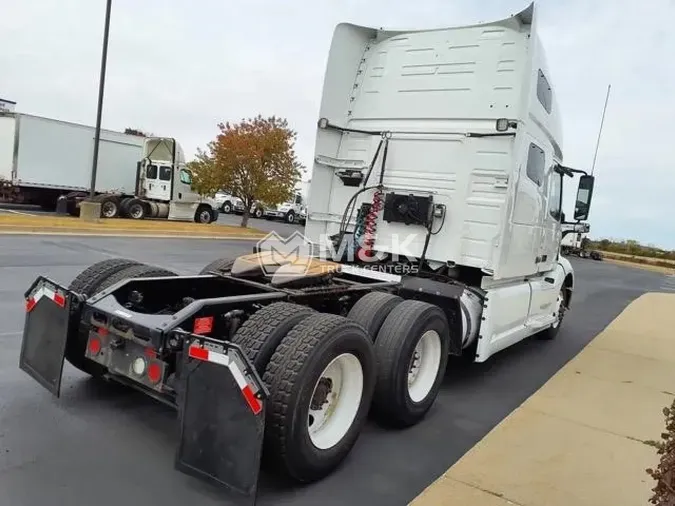 2020 VOLVO VNL64T760