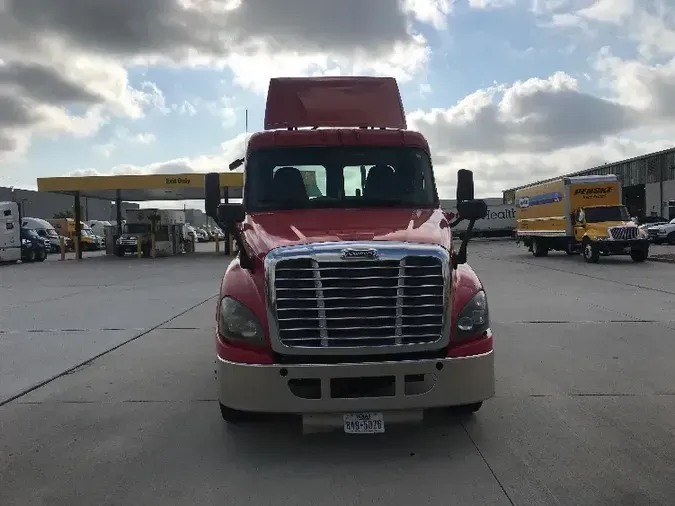 2016 Freightliner X12564ST