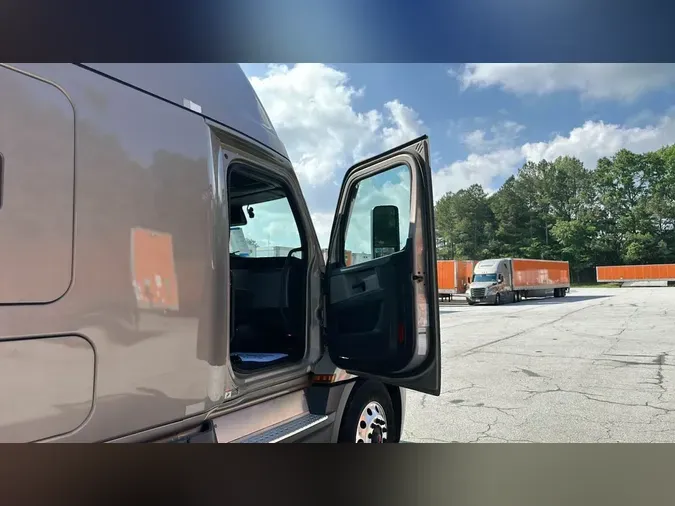 2021 Freightliner Cascadia