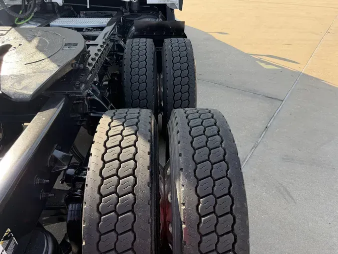 2022 Peterbilt 579ba24deb628fcda0c6a9e1e8617e3a1fa