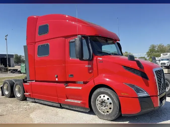 2024 VOLVO VNL64T860