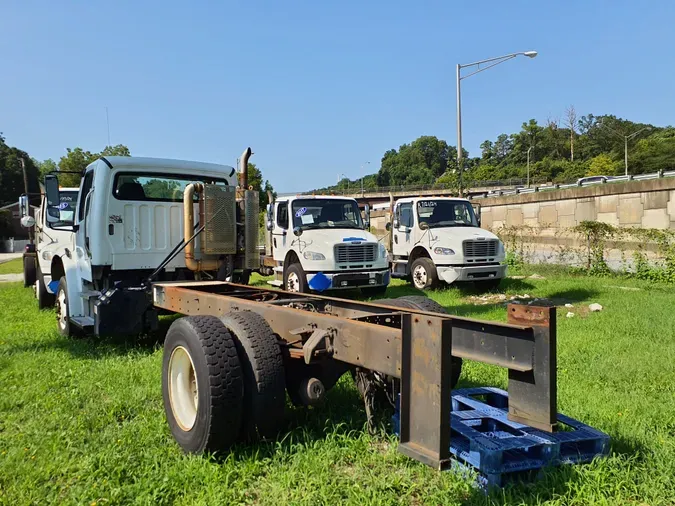 2016 FREIGHTLINER/MERCEDES M2 106