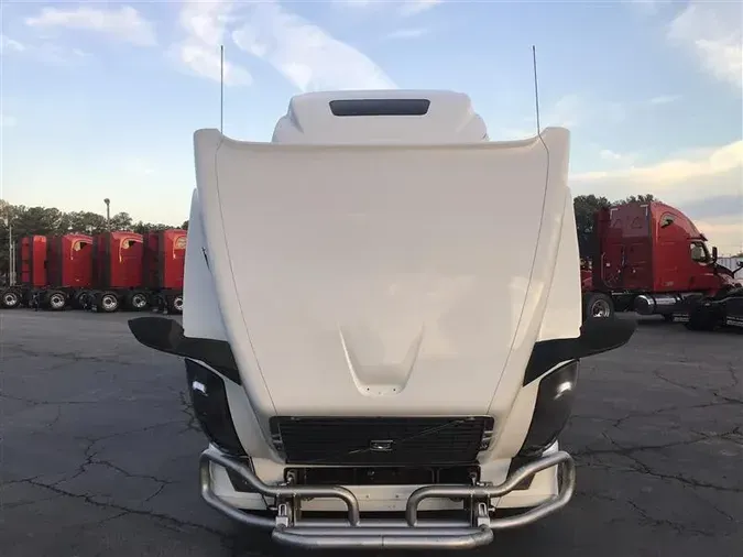 2018 VOLVO VNL670