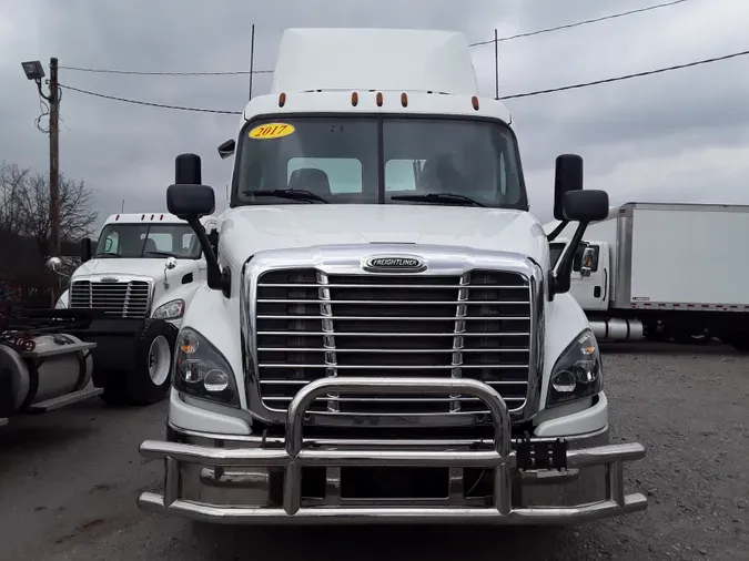 2017 FREIGHTLINER/MERCEDES CASCADIA 113