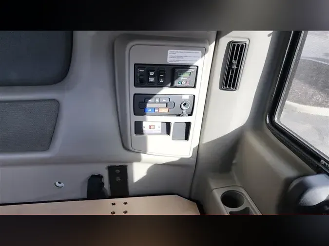 2022 INTERNATIONAL LT