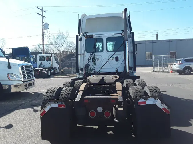 2015 FREIGHTLINER/MERCEDES CASCADIA 125