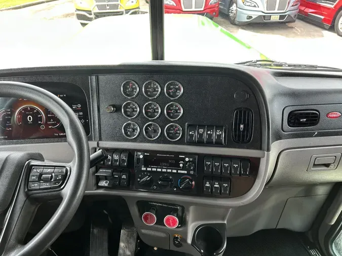 2022 Peterbilt 389