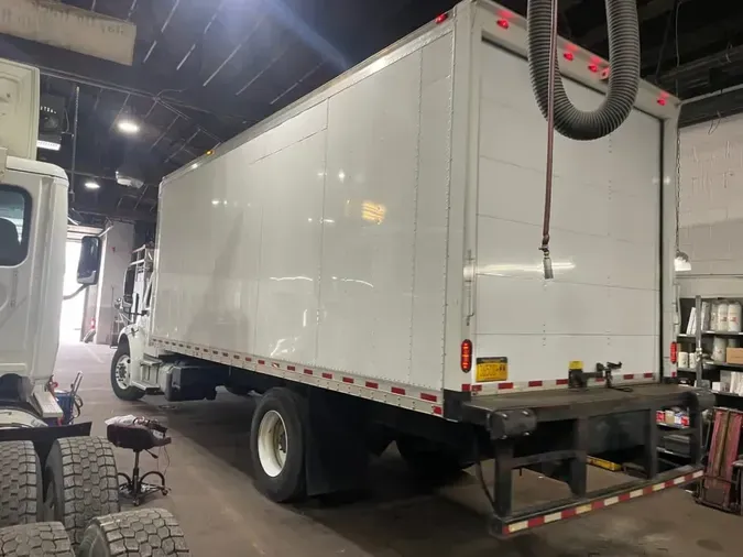 2019 FREIGHTLINER/MERCEDES M2 106