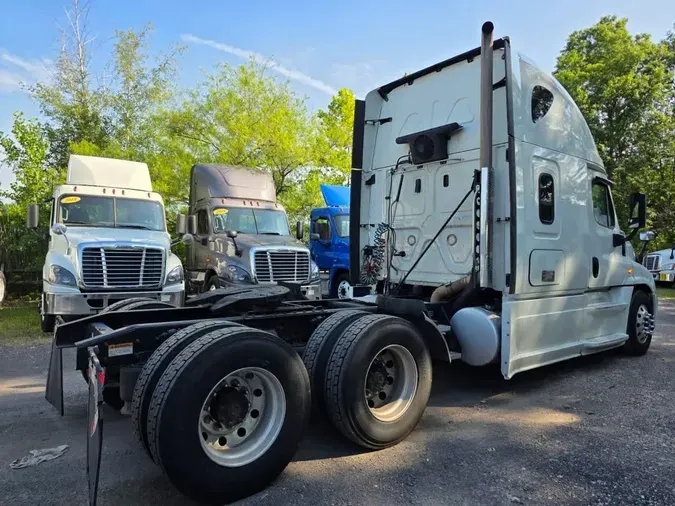 2020 FREIGHTLINER CASCADIA 125