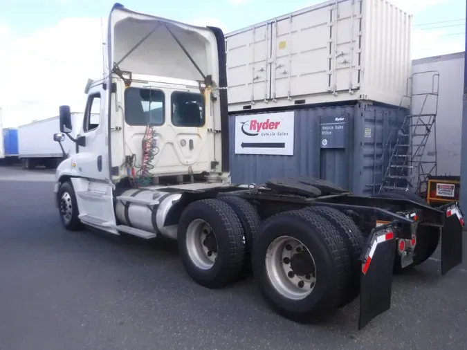 2018 FREIGHTLINER/MERCEDES CASCADIA 125