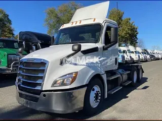 2019 FREIGHTLINER Cascadia 126