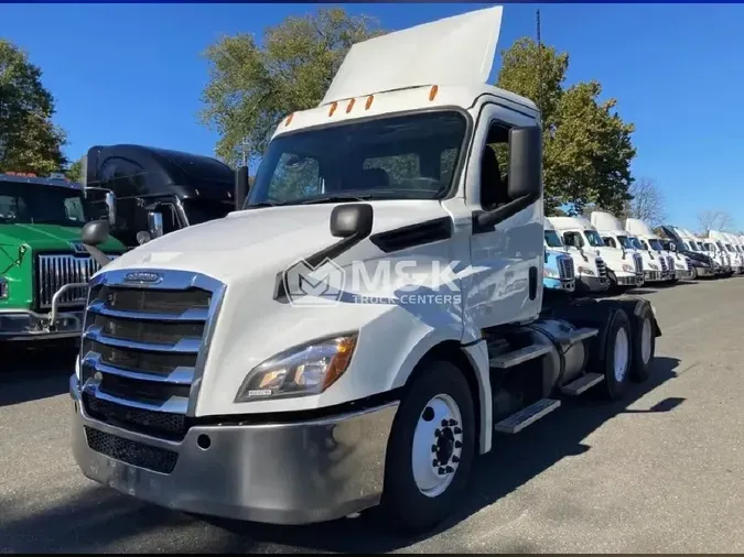 2019 FREIGHTLINER Cascadia 126ba365596bdf5ab40f4d18800fe09b3fd