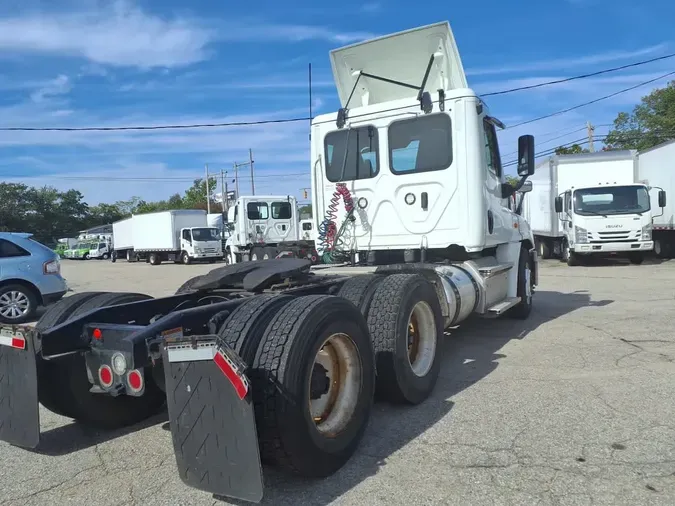 2019 FREIGHTLINER/MERCEDES CASCADIA 125