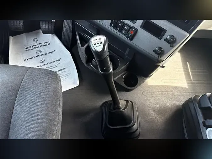 2019 FREIGHTLINER CA126