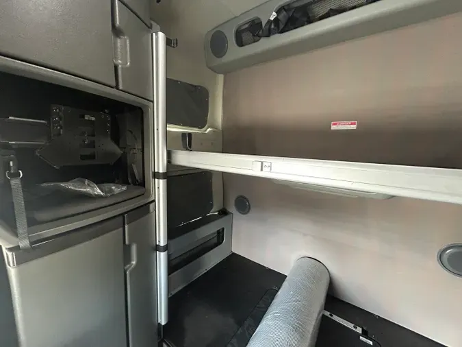 2021 Volvo VNL 860