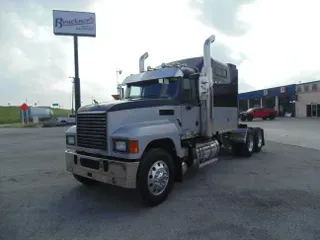 2018 MACK CHU613