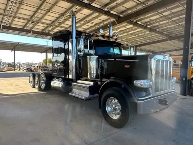 2022 Peterbilt 389