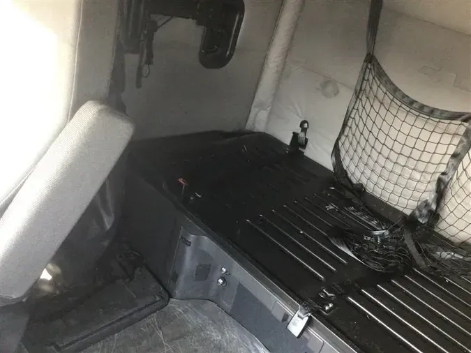 2020 FREIGHTLINER CA126