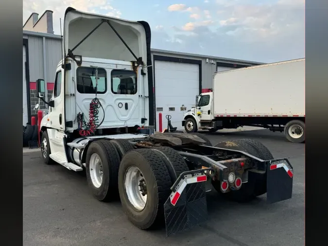 2019 FREIGHTLINER/MERCEDES CASCADIA 125