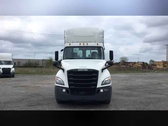 2019 Freightliner Cascadia 126