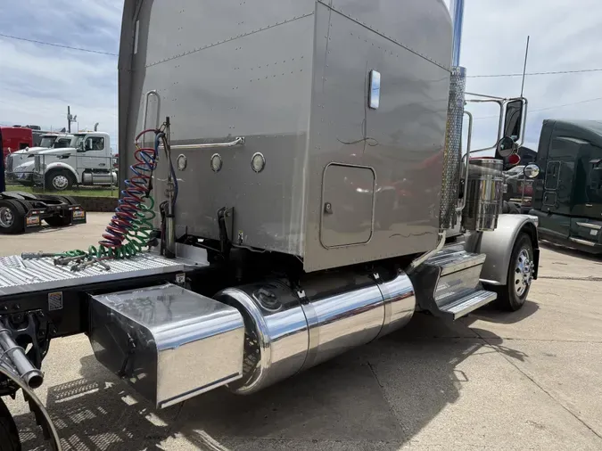 2019 Peterbilt 389