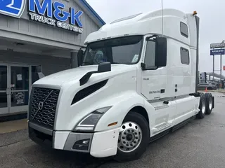 2023 VOLVO VNL64T860