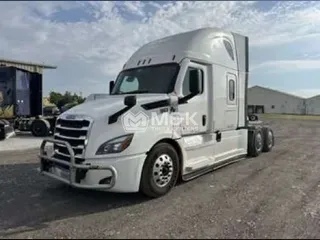 2020 FREIGHTLINER Cascadia 126