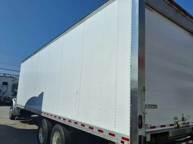 2017 FREIGHTLINER M2 106