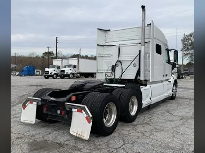 2020 VOLVO VNL64T740