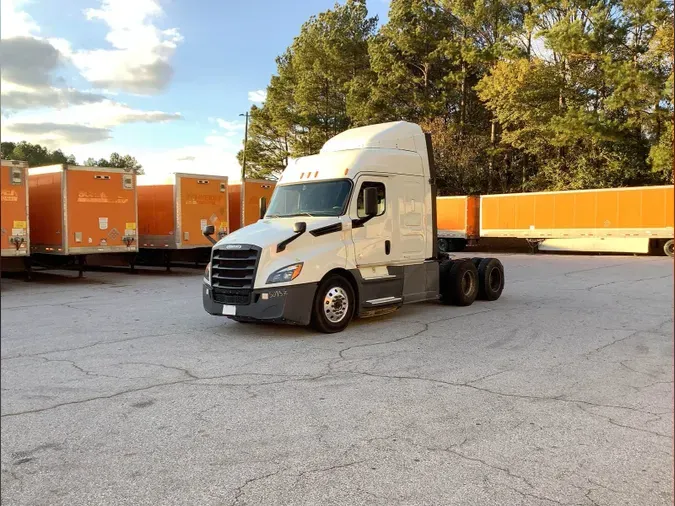 2020 Freightliner Cascadia