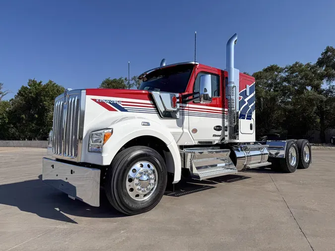 2027 KENWORTH W990