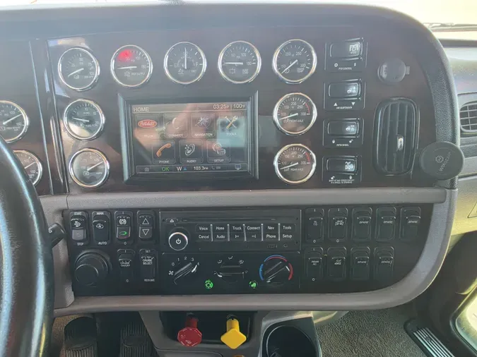 2016 Peterbilt 389