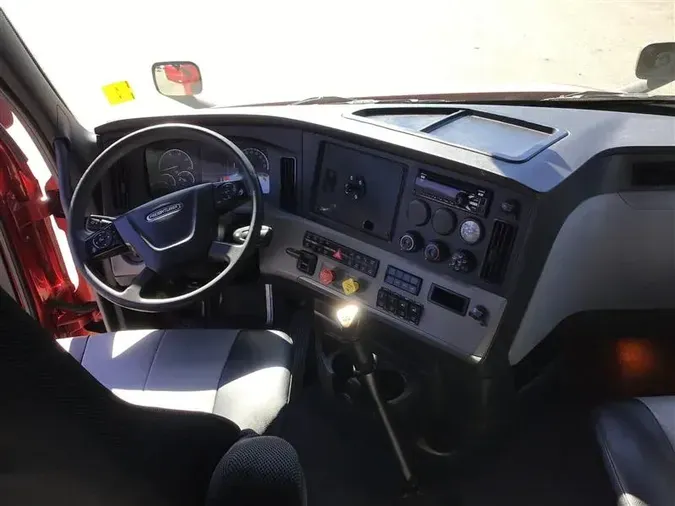 2019 FREIGHTLINER CA126