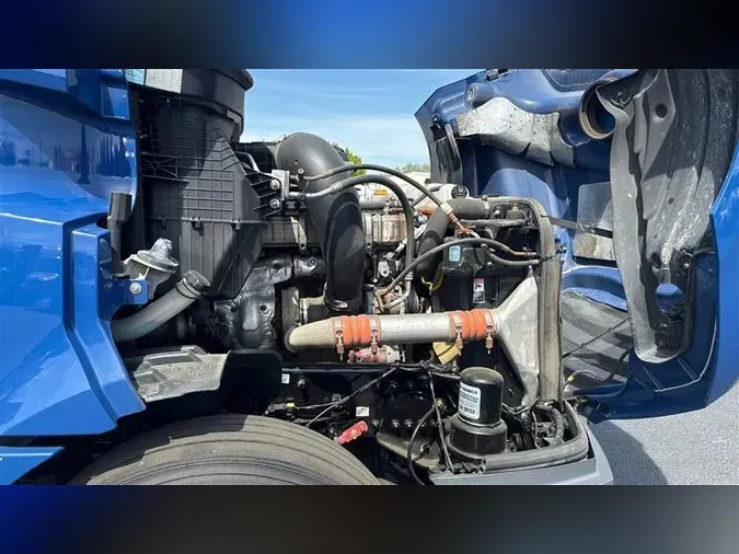 2019 FREIGHTLINER CA126
