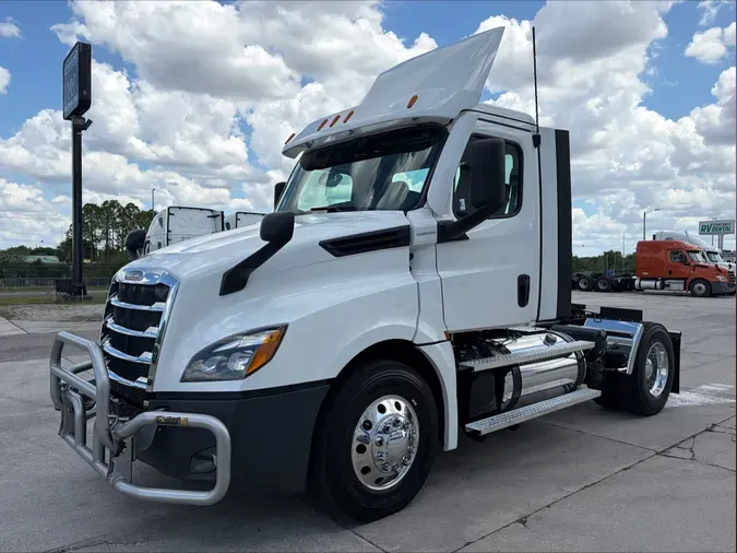 2021 Freightliner Cascadia 126