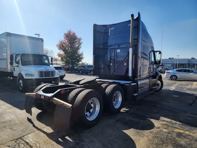 2022 VOLVO VNL64T760