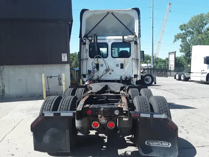 2017 FREIGHTLINER CASCADIA 113