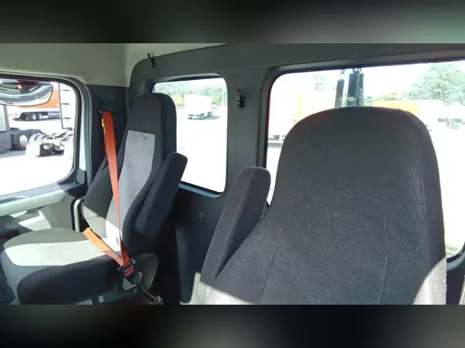 2021 Freightliner Cascadia 126