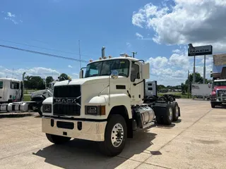 2025 MACK PI64T