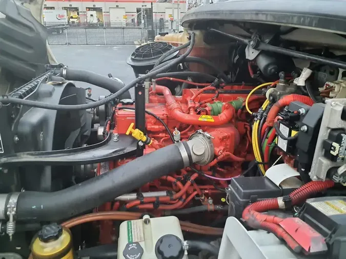 2018 FREIGHTLINER/MERCEDES M2 106