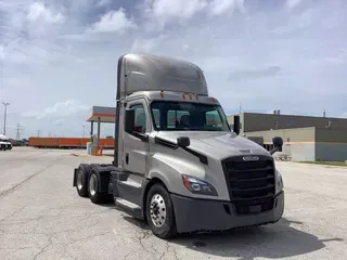 2019 Freightliner Cascadia 126