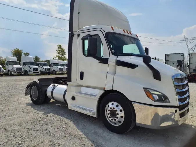 2020 FREIGHTLINER NEW CASCADIA 116