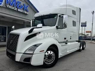 2021 VOLVO VNL64T760