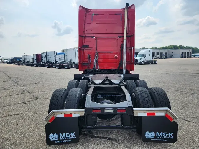 2018 VOLVO VNL64T670